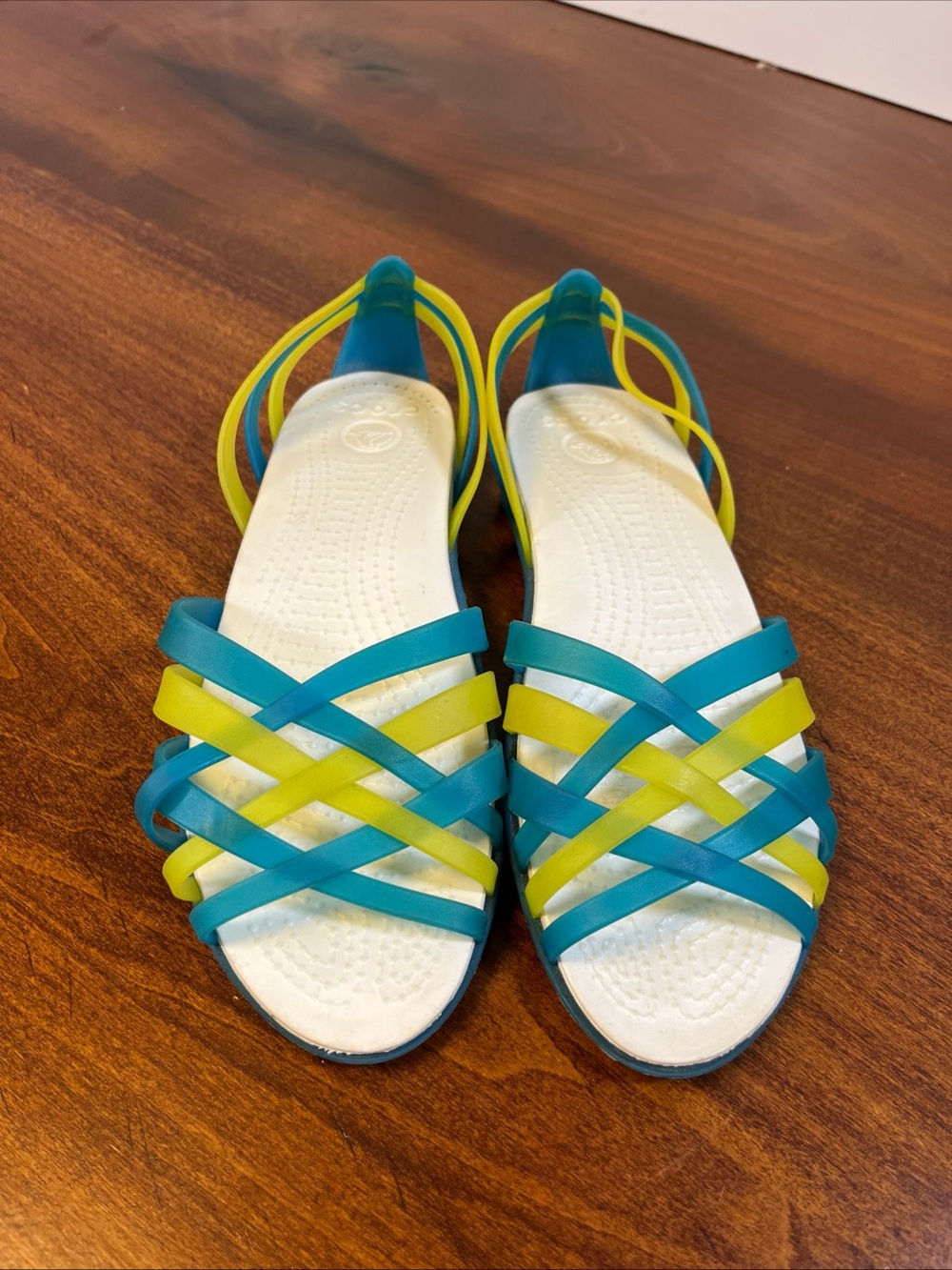 Crocs Womens Huarache Strappy Jelly Sandals 6W Summer Beach Slip On Blue Yellow